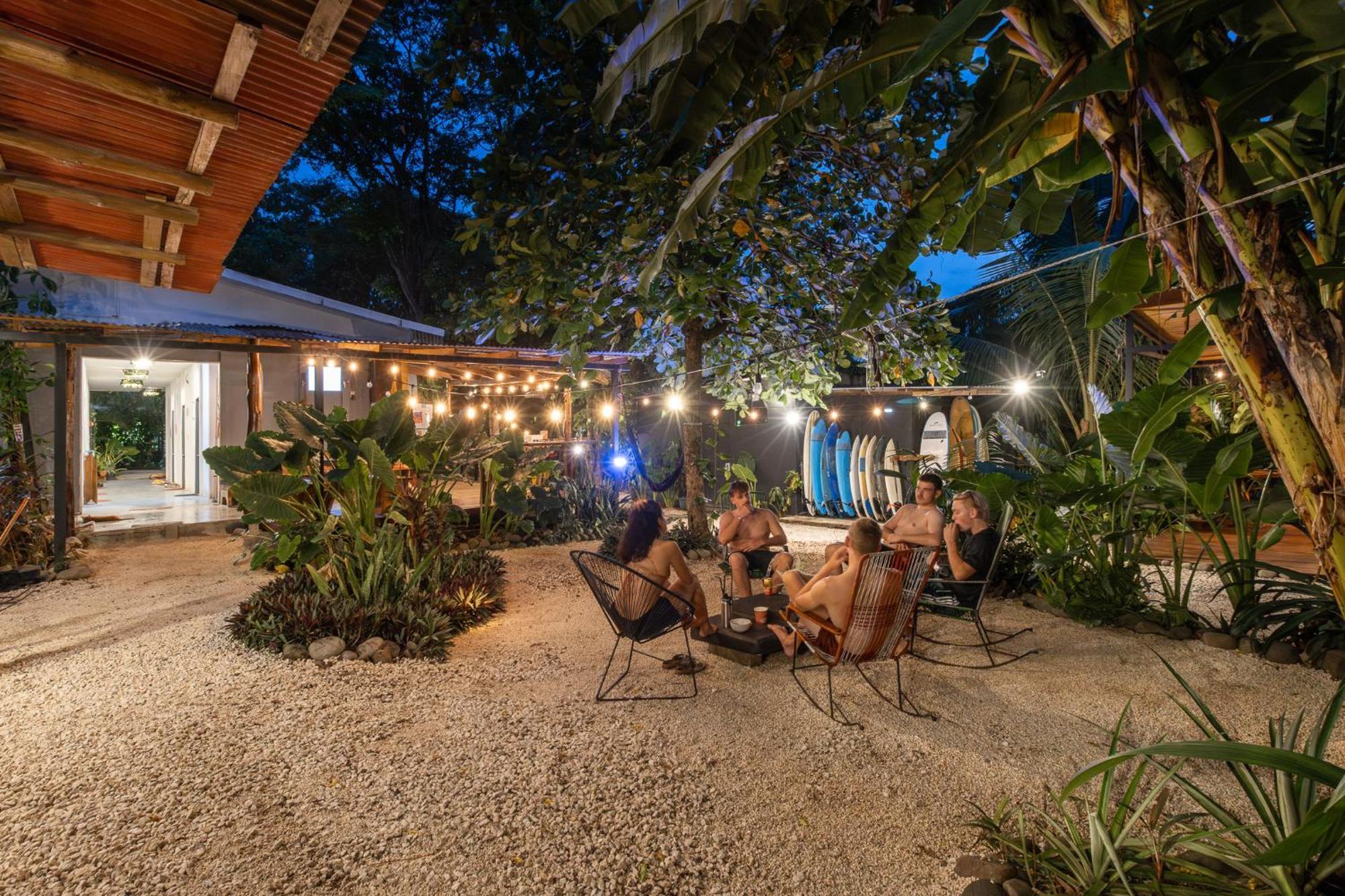 Akih Pods Hostel Playa Santa Teresa  Exteriör bild