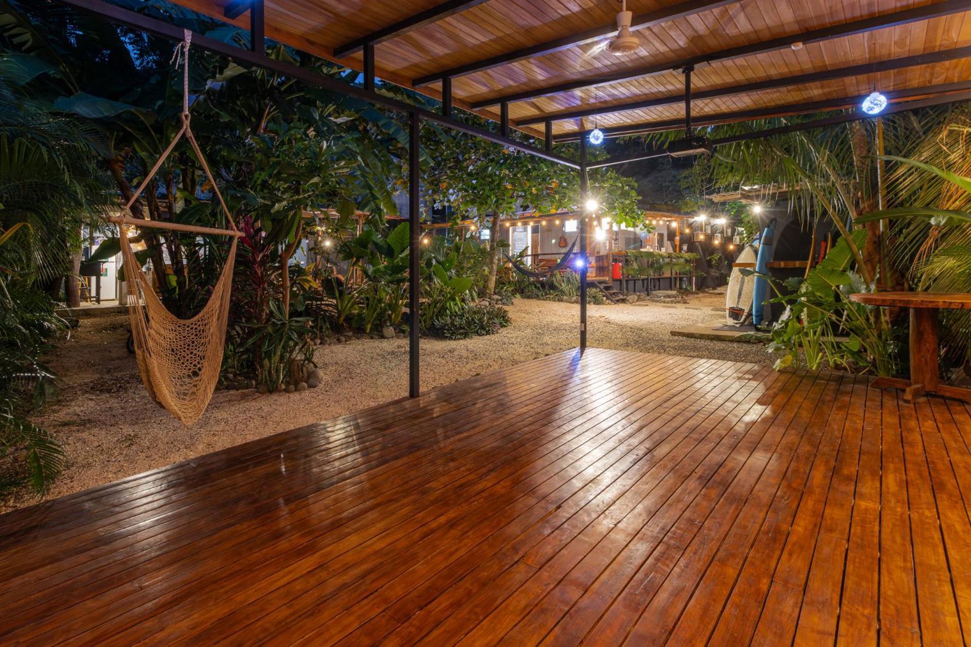 Akih Pods Hostel Playa Santa Teresa  Exteriör bild