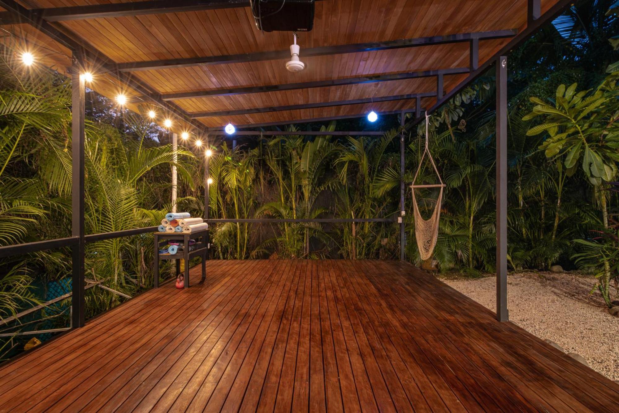 Akih Pods Hostel Playa Santa Teresa  Exteriör bild