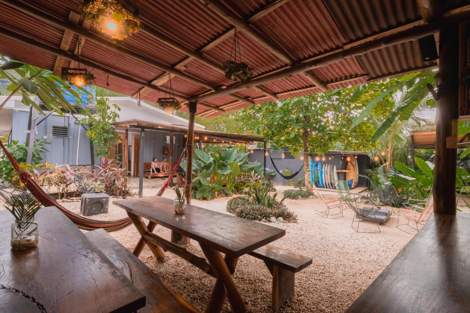 Akih Pods Hostel Playa Santa Teresa  Exteriör bild