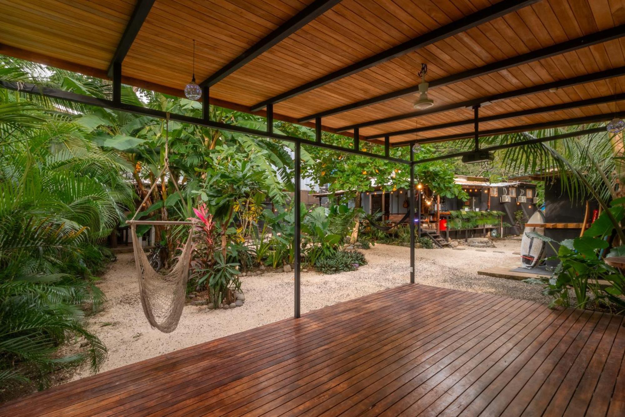 Akih Pods Hostel Playa Santa Teresa  Exteriör bild