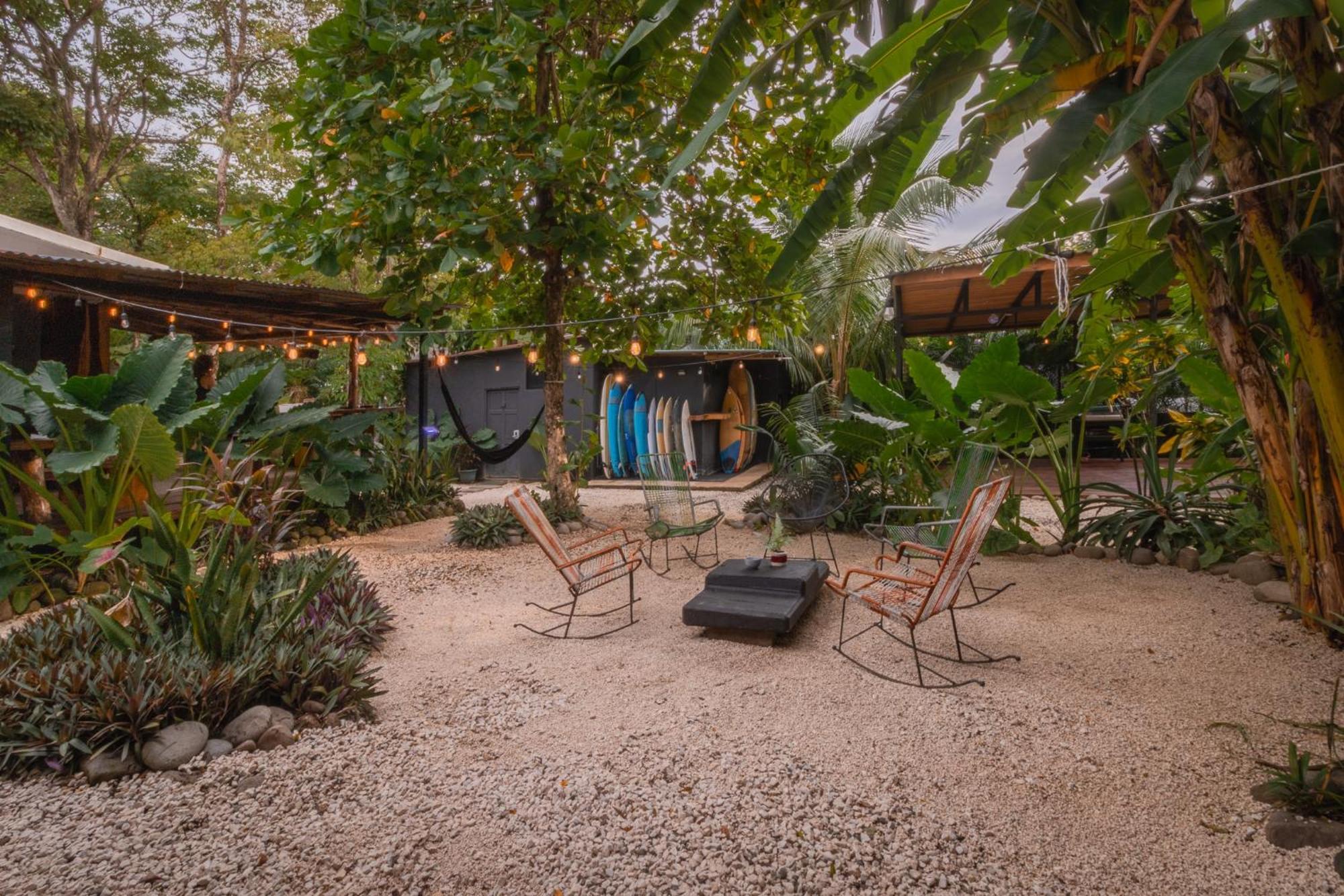 Akih Pods Hostel Playa Santa Teresa  Exteriör bild